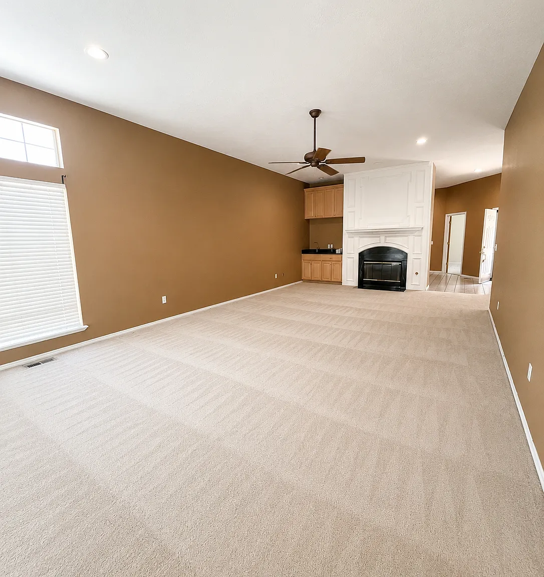 3 bed, 2194 sqft, $2,100 — Photo 3