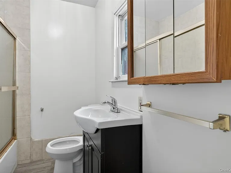 41 Rock Ridge Ave — Photo 12