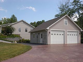 2nd image of 1063 Madcap Rd