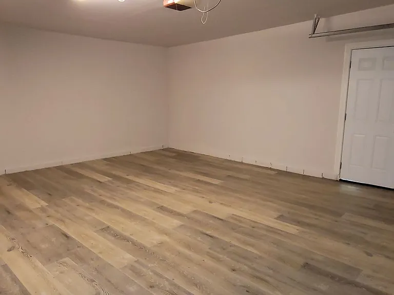 22509 Clarendon St — Photo 16