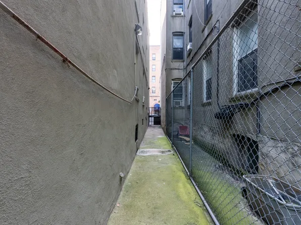 2023 Hughes Avenue image 28 of 63