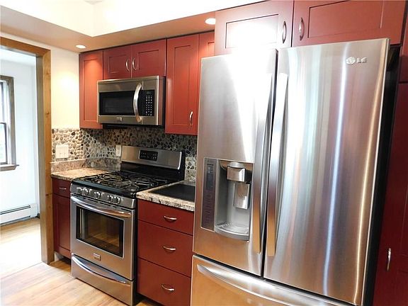 4th image of 1616 Woodside Dr