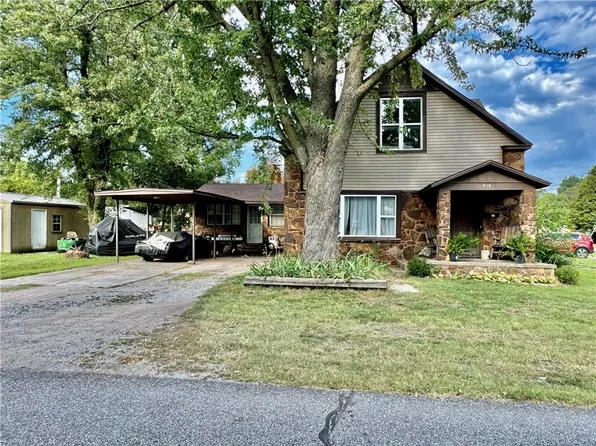 219 N Florida Ave, Columbus, KS 66725
