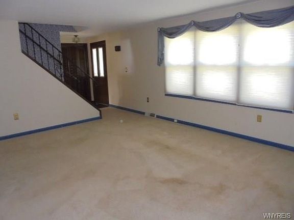 4th image of 144 Robin Ln
