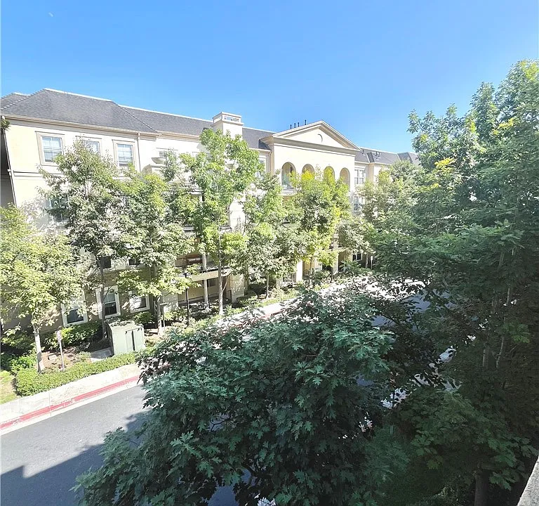 3334 Watermarke Pl