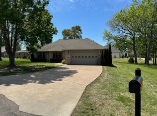 1117 Rolling Oaks Rd, Grove, OK 74344