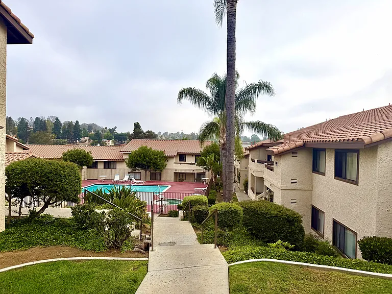Sunset Pointe — Photo 22