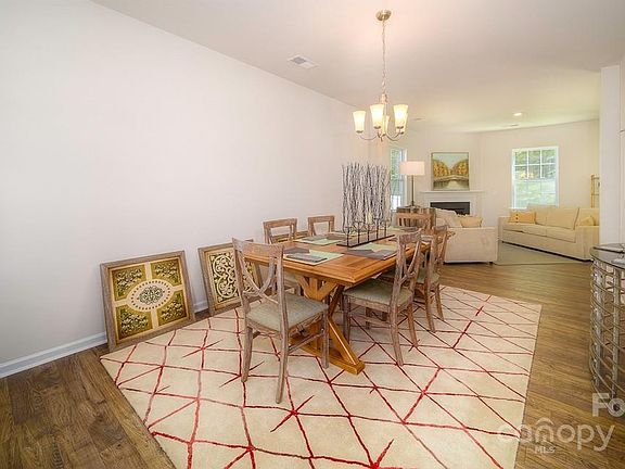 3rd image of 5027 Beargrass Dr