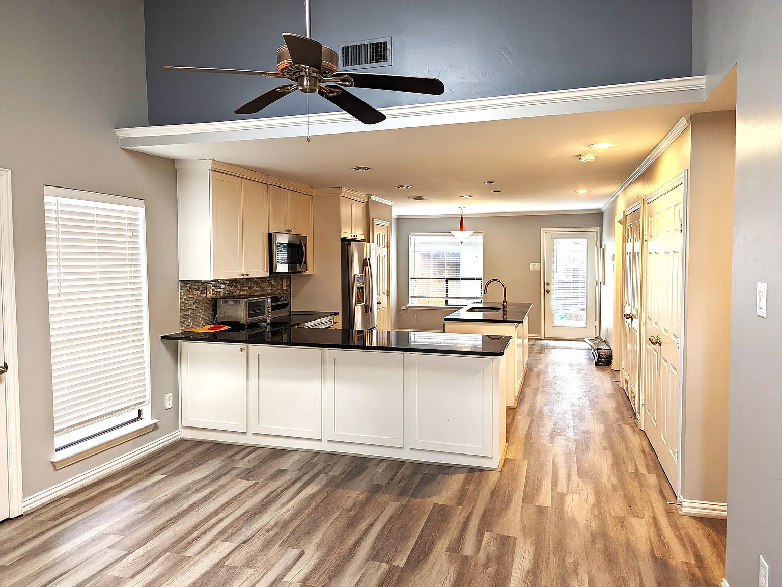 2 bed, 1066 sqft, $1,800 — Photo 4