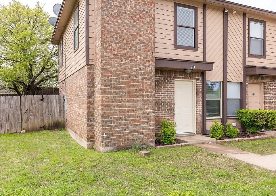 1st image of 213 Cambridge Dr