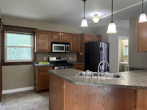 1413 Linval St, Lansing, MI 48910
