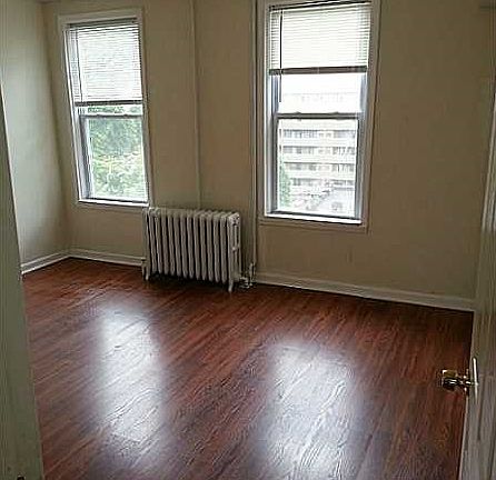 2nd image of 131 Tipton St