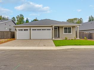 1462 NE Shell Rock Dr, Estacada, OR 97023