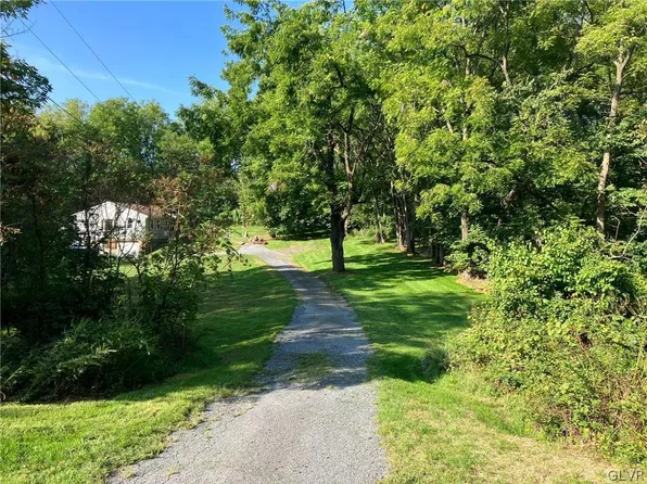 2710 Balliet St, Coplay, PA 18037