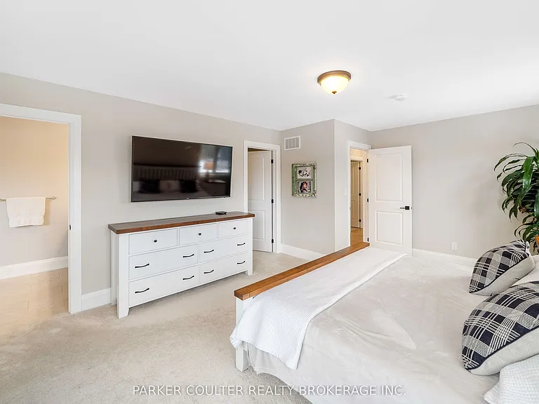 70 Georgian Grande Dr — Photo 26