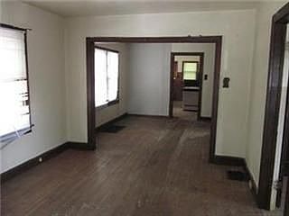 2nd image of 315 Bellaire Ave