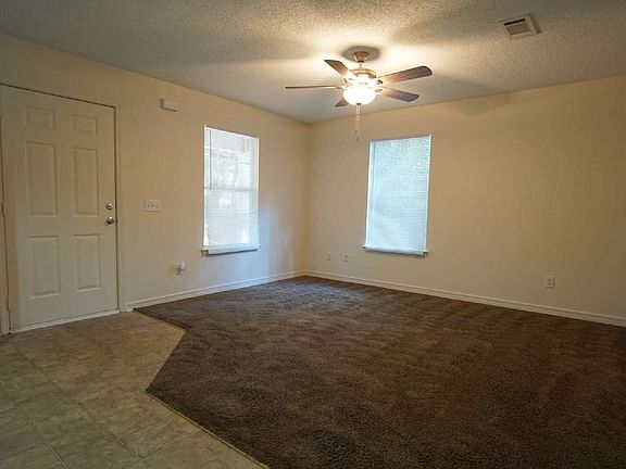 3rd image of 4121 Woodfin Cir