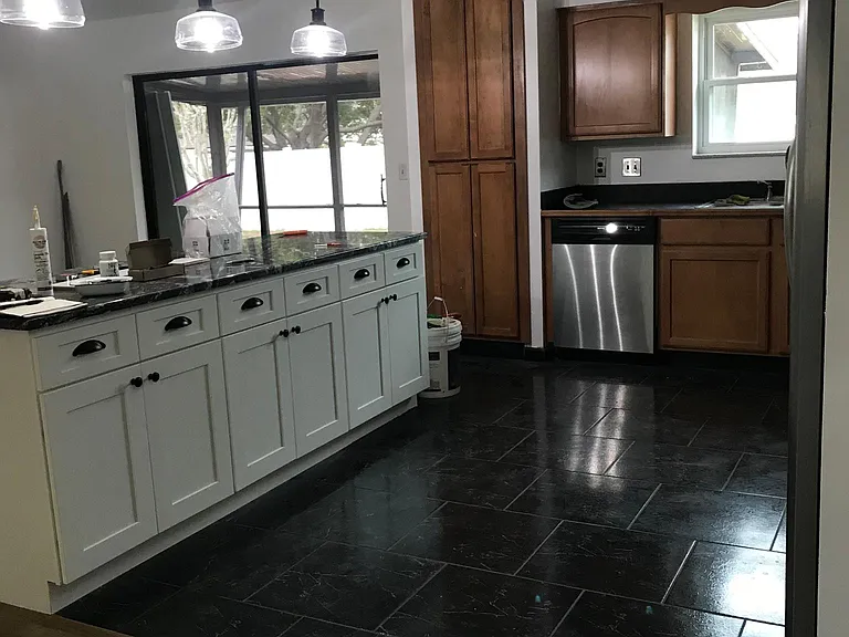 112 Tipperary Dr — Photo 4