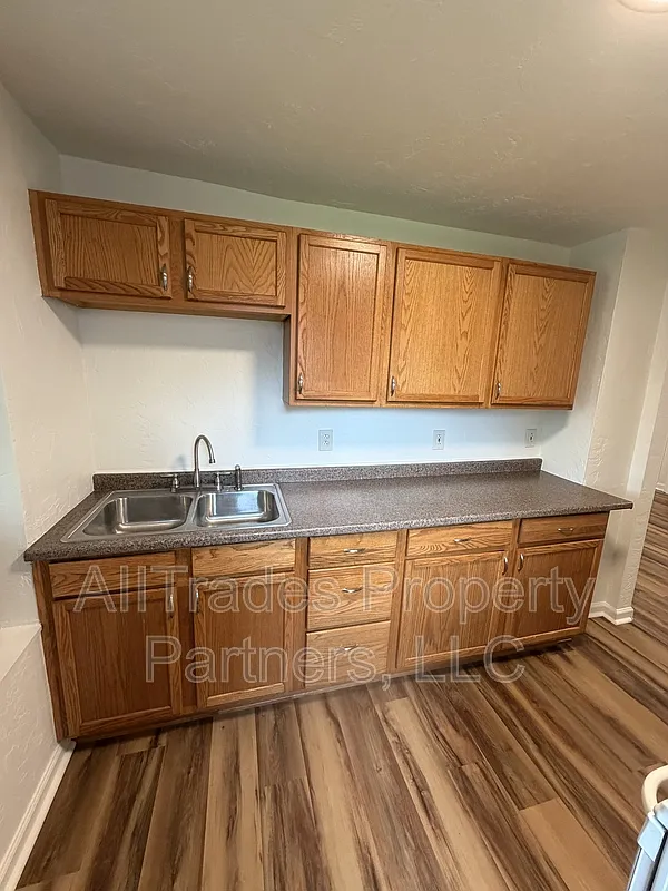 Building Photo - 527 Duquesne Ave #1