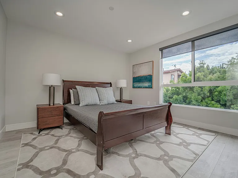 1321 Bates Ave #1323 — Photo 37