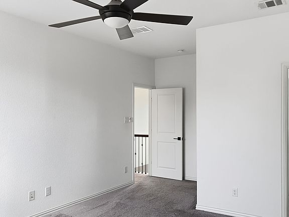 4th image of 238 Woodson St
