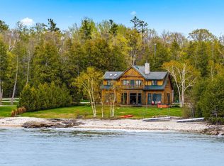 932 Cottage Rd, Ellison Bay, WI 54210