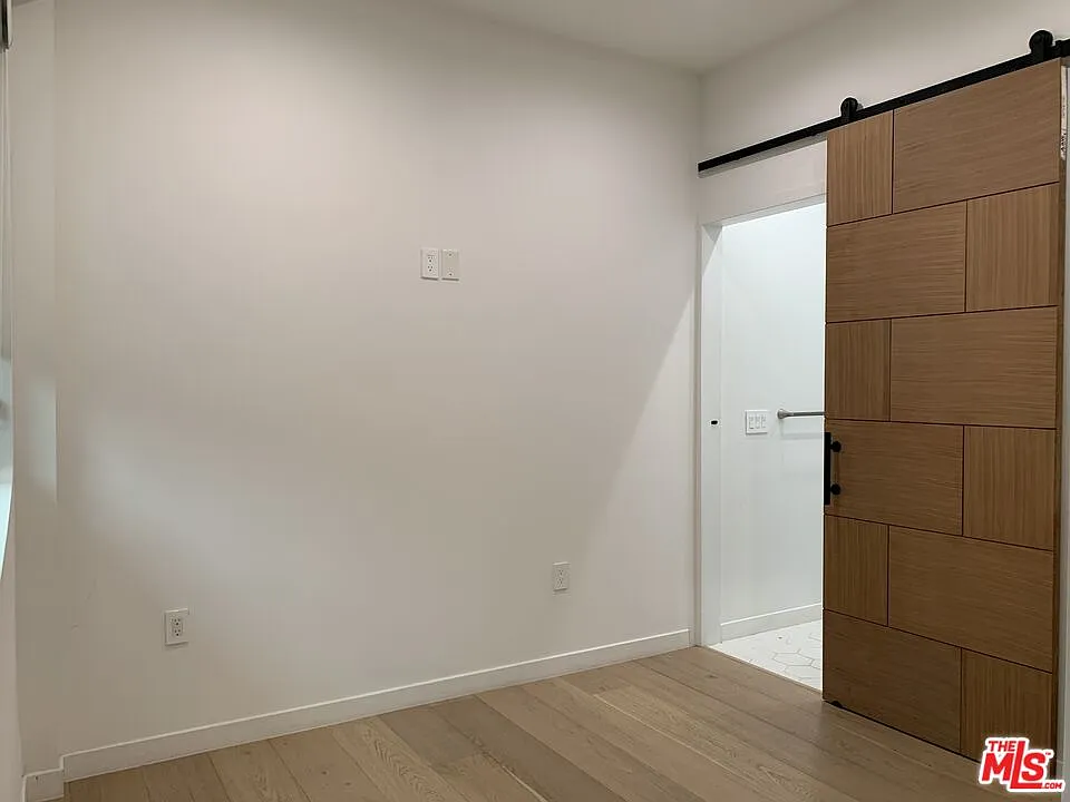 4 bed, 4.5 bath, 2430 sqft, $8,000 — Photo 3