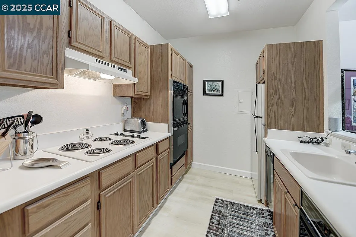 1860 Tice Creek Dr APT 1118 photo 1