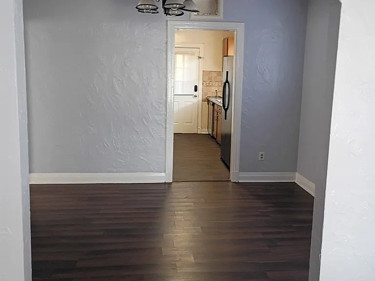 5918 N Pearl St — Photo 4