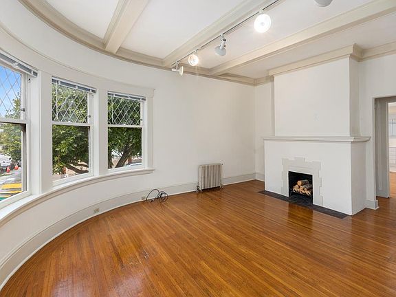 3rd image of 2754 Pierce St #1