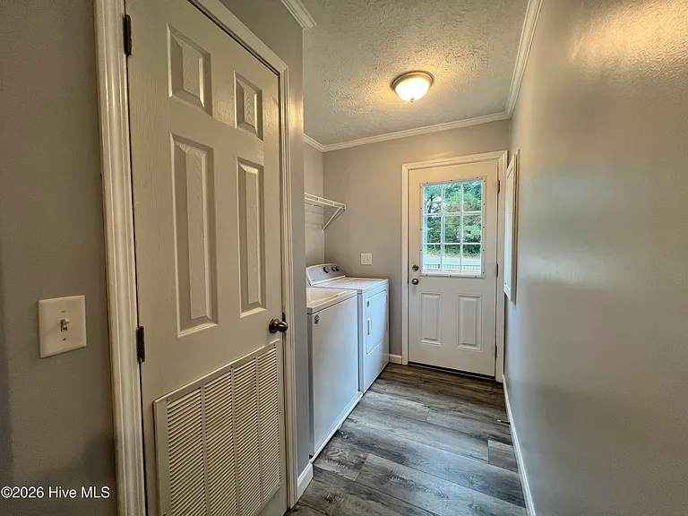 1296 Riverview Dr — Photo 8