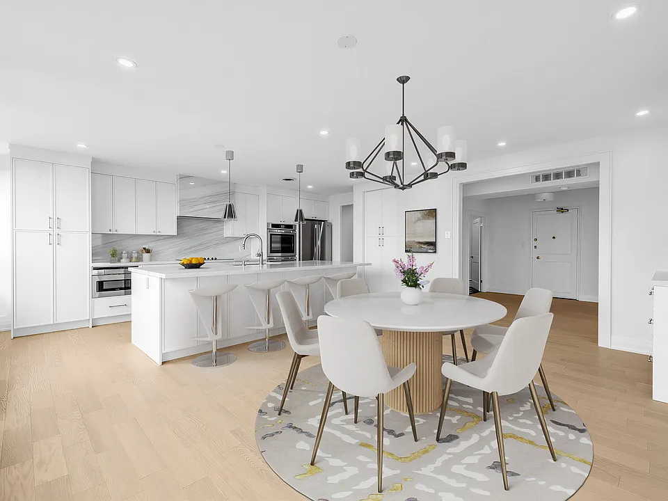 2500 Bathurst St