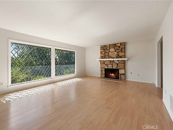 3rd image of 18785 Clearbrook St