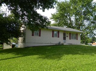301 E Cameron St, Albany, MO 64402