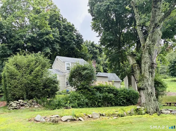 136 Chestnut Hill Rd, Glastonbury, CT 06033