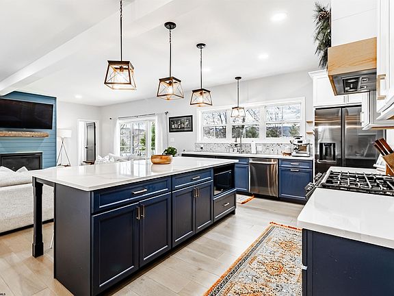 5th image of 109 Gladstone Cir