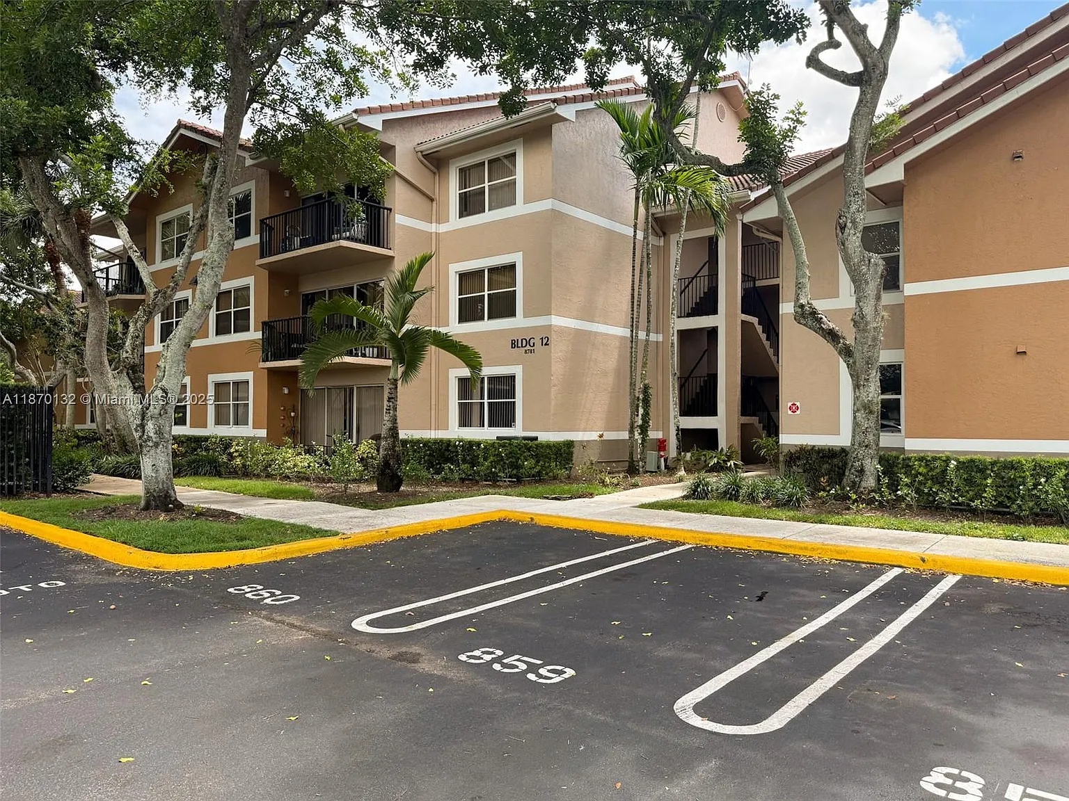 3 bed, 1166 sqft, $2,460 — Photo 1