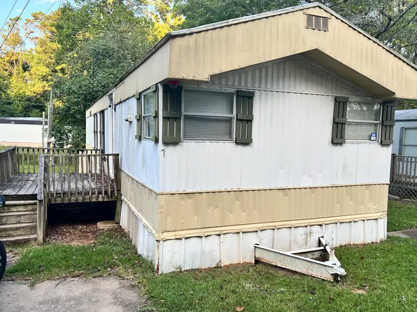 1328 Hogansville Rd, Lagrange, GA