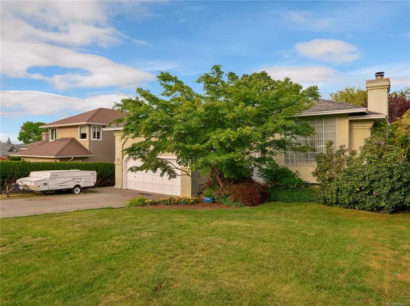 2635 Seymour Pl, Campbell River, BC V9H 1S3