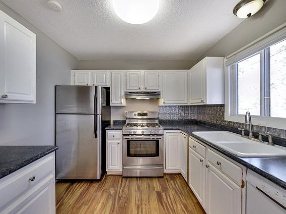 3rd image of 13705 Heather Hills Dr