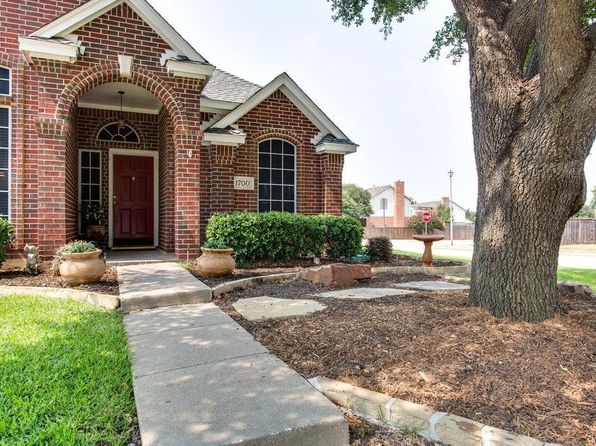 1700 Forest Oak Ct