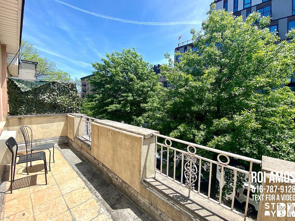 1st image of 81 Hart St #4
