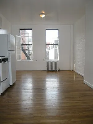 Rented by Tower Brokerage | media 25