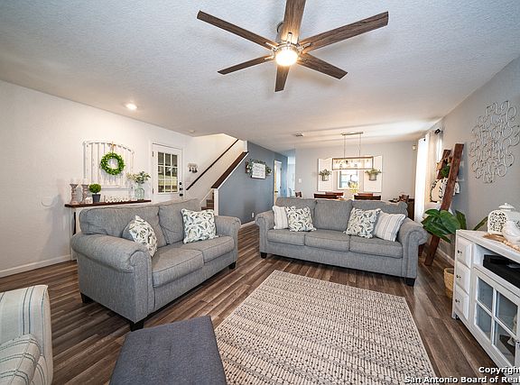 5th image of 10126 Amber Flora Dr