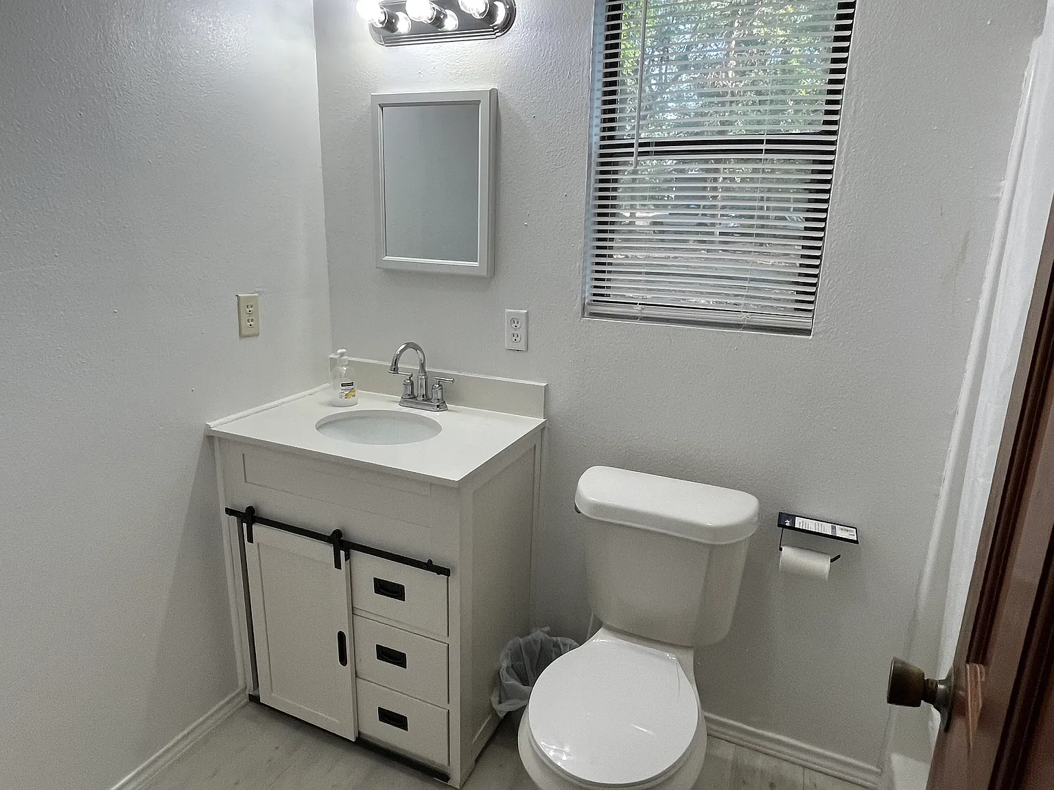 1069 Hanna Dr — Photo 4