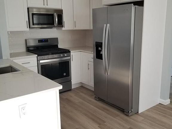 2nd image of 160 Park Ave Floor 2