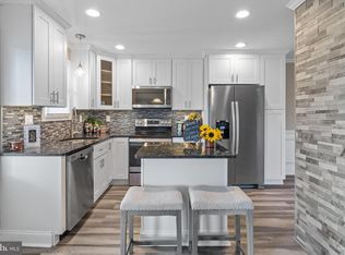 306 Blue Ridge Dr, Levittown, PA 19057