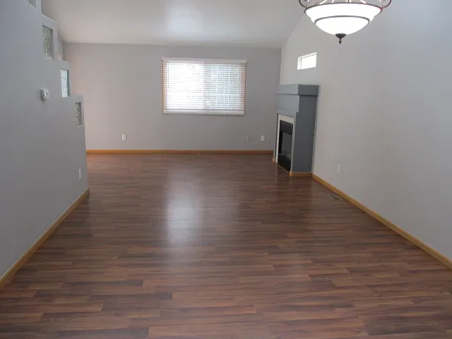 102 Phyllis Ave — Photo 8