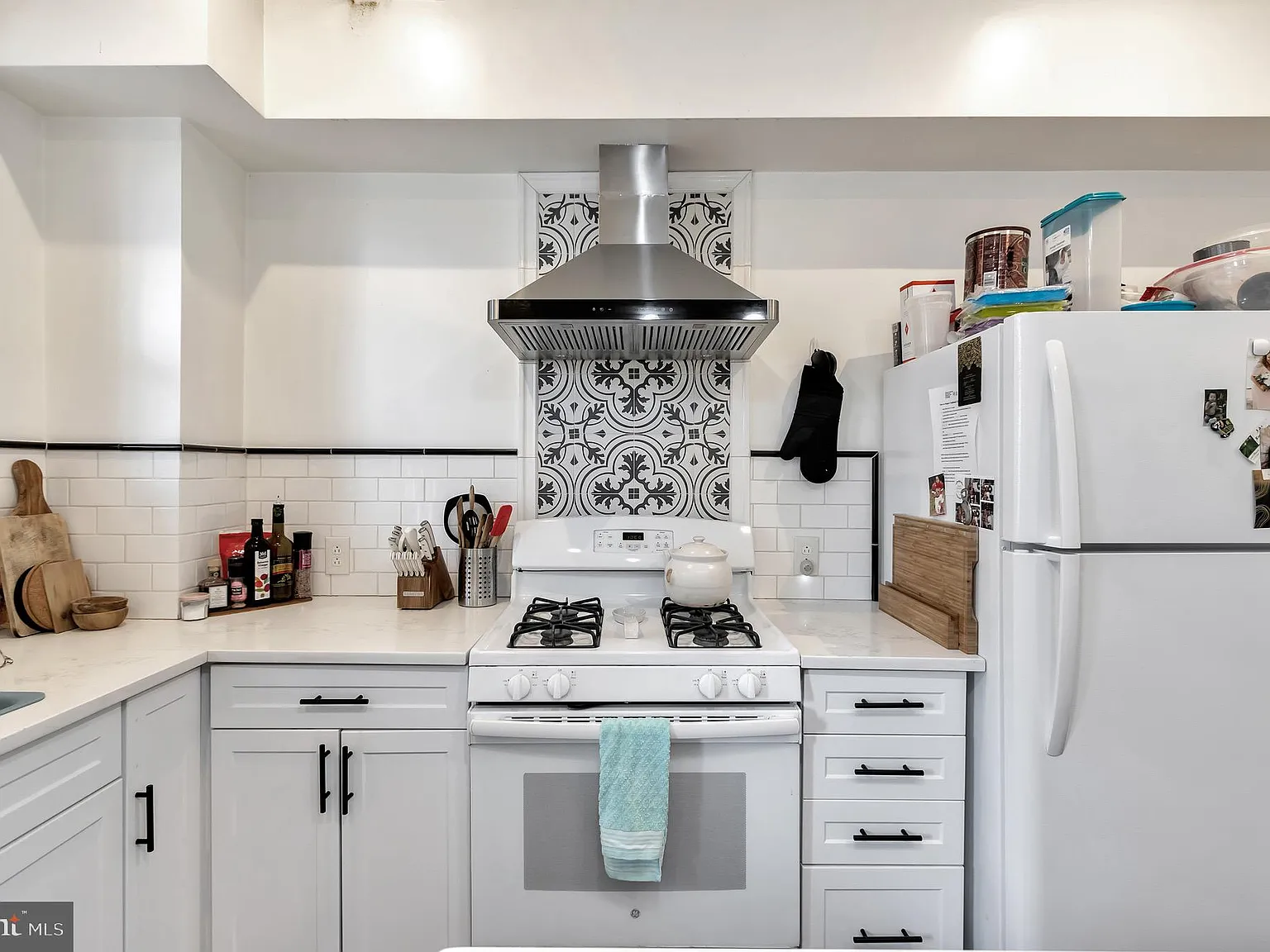3 bed, 1.5 bath, 2694 sqft, $3,750 — Photo 4
