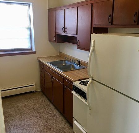 5th image of 1140 Western Ave N APT 2